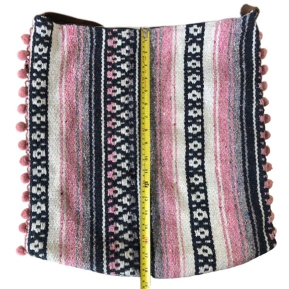 Oversized, large 'carpet' or tapestry style bag with pompoms - Picture 13 of 13